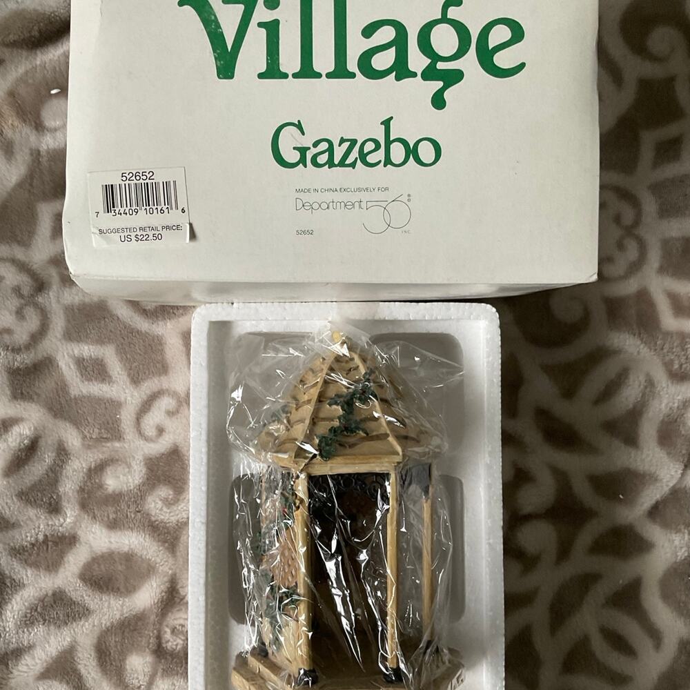 Department 56‎ Village gazebo new unused